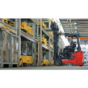 Fenwick-Linde lance une version Roadster à visibilité incomparable pour sa nouvelle série de chariots élévateurs frontaux électriques