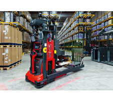 ROSSMANN adopte le chariot de préparation de commande automatisée RoCaP de Fenwick-Linde