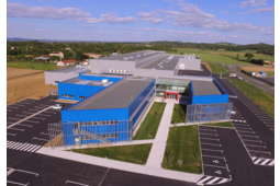 MECANUMERIC, leader des machines de fraisage et découpe, se relance