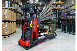 ROSSMANN adopte le chariot de préparation de commande automatisée RoCaP de Fenwick-Linde