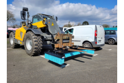 Balai pousseur adaptable sur fourches