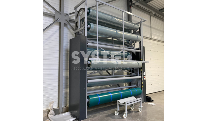 Stockeur rotatif pour rouleaux et bobines
