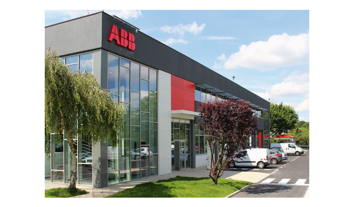 ABB a développé une offre complète de formation en robotique pour l’éducation pour se former sur les métiers de demain