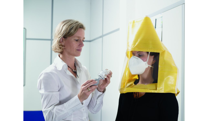 Essai d'ajustage qualitatif de vos masques anti-particules