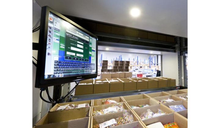Electroclass équipe Bonbonweb pour le stockage et la préparation de commande de produits vendus en ligne
