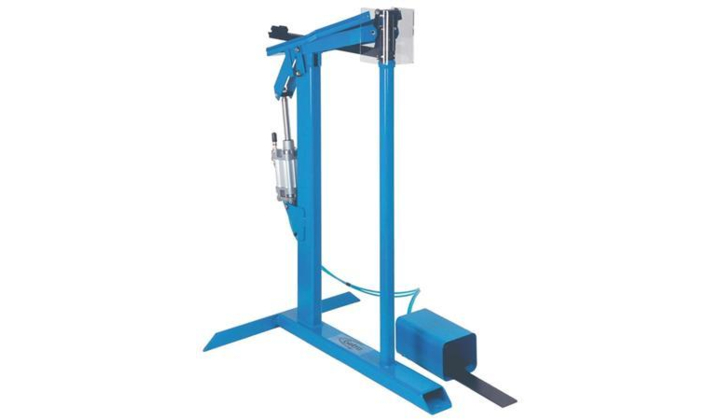 Agrafeuse pneumatique pour boîtes en carton