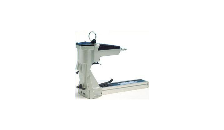 Agrafeuse pneumatique pour caisse carton