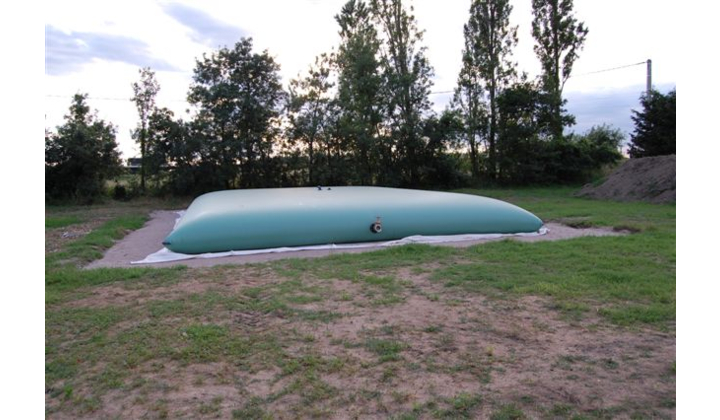 Réservoir souple pour stockage liquide