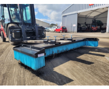 Balai pousseur adaptable sur fourches