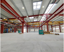 Plazar Manutention livre 9 ponts roulant Verlindes pour accompagner la production de machines-outils chez Jouanel